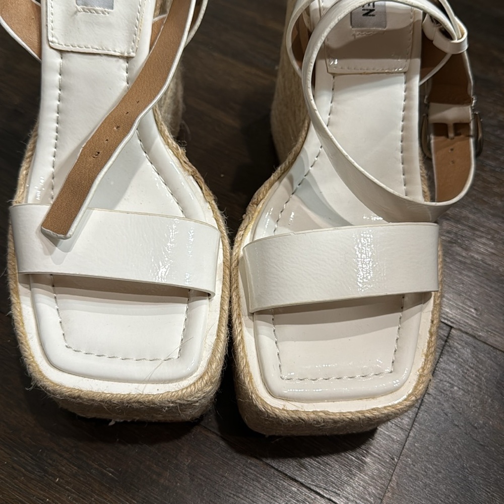 NWOT Steve Madden wedge patten leather strap size 9 - Picture 2 of 6